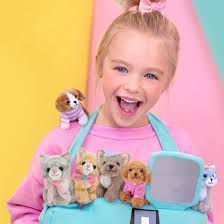 Studio Pets® Mini Knuffel Kat Bella (8cm) met Koffer, Paspoort en  Stickerboek