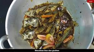 Ikan di perap dengan kunyit dan garam kemudian di goreng. Resepi Ikan Goreng Masak Taucu Youtube