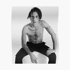 Jun 23, 2021 · damiano david il frontman dei maneskin torna a stupirci e farci innamorare con un nuovo tatuaggio sulla mano, pura ispirazione per le fan dei tattoo. Damiano David Posters Redbubble