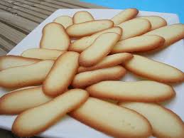 Langues De Chat Dans La Cuisine De Corinne