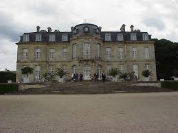 Le 18 Siecle Le Baroque Tardif Des 30 Premieres Annees Le Manoir Chateau France Chateau