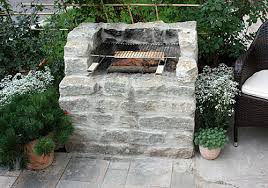 Garten küche garten terrasse haus und garten gartenanlage innenhof landhausstil design für steinmauer garten feuerstelle garten garten terrasse grillen im freien kochen im freien. Grill Oder Barbeque Gerade Fur Laue Sommerabende Und Heisse Sonntage Ist Ein Grill Im Garten Oder Auf Dem Balkon Ein Absolutes Muss Native Plants