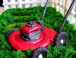Father S Day Lawn Mower Cake Fresh Strawberry Cake With Fondant Buttercream Grass Gumpaste Lawn Mower Fe Lawn Mower Cake Lawn Mower Fresh Strawberry Cake