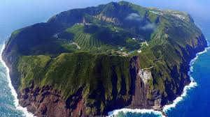 List of extinct volcanos includes volcanos which scientists consider unlikely to erupt again. Island Paradise Extinct Volcano Island Paradise Aogashima Cropped To 1920 X 1080 Breathtaking Places Places To See Incredible Places