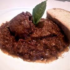 Ragù alla napoletana il ragù alla napoletana è una ricetta tipica della cucina partenopea. Carne Alla Genovese A Carne A Genuves La Cucina Di Napoli