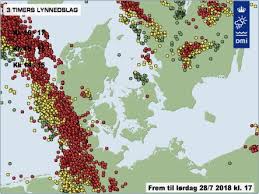 Truffet av lyn på musikkfestival. Dmi On Twitter Stort Tordenvejr Pa Vej Ind Over Landet Husk Forholdsreglerne Https T Co 0c6peh1plo