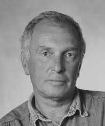 A Reminiscence about Early Times of Vitreous Water in Electron  Cryomicroscopy