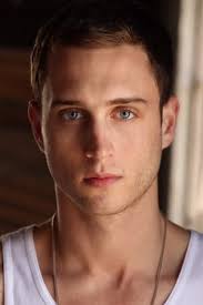 Reparto de The Surreal Life (serie 2022). Creada por Mark Cronin, Cris  Abrego, Rick Telles