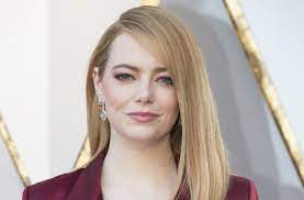 Emily blunt finally weighs in on emily in. Emily Blunt Selfies Why She Doesn T Have Instagram