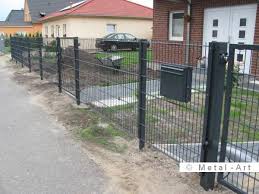 Zaun Aus Polen Gunstige Zaunanlagen In Berlin Metal Art Ihr Zaunanbieter Zaun Zaune Aus Polen Zaun Anthrazit