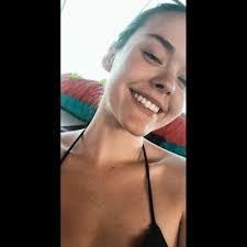 Leah Burroughs's Instagram, Twitter & Facebook