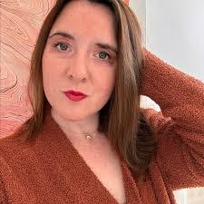 Faith Agee's Instagram, Twitter & Facebook