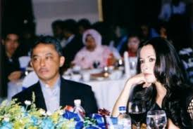 Apa benar dia bisa memberikan kenikmatan yang lebih bagiku. Tak Sangka 8 Selebriti Ini Pernah Bertemu Jodoh Dengan Kerabat Di Raja Soya Lemon