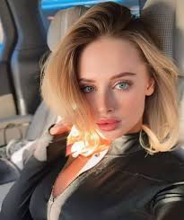 I'm single from Canada 🇨🇦