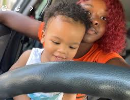 Ariel Epps's Instagram, Twitter & Facebook