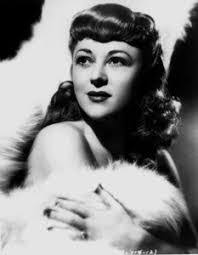 Sally Eller's Instagram, Twitter & Facebook