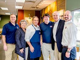 Jersey mike's subs reviews and jerseymikes.com customer ratings for march 2021. Jersey Mike S Subs Careers Jobs Zippia