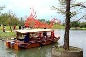 宜蘭 傳統藝術中心位於宜蘭 佔地24公頃 是行政院委託外界經營 2016年底由全聯實業接手經營 園區經過整修改造後 於2017 01 21重新開幕 園區內有個 places views structures