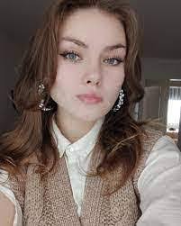 Leila Hein's Instagram, Twitter & Facebook