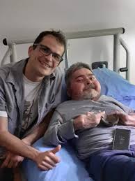 Walter de benedetto a 48 anni è affetto da artrite reumatoide, una patologia neuro degenerativa fortemente invalidante e che lo costringe a letto con atroci dolori. Carlo Monaco Walter De Benedetto Beleaf