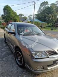 Kuda pelatih transportasi kereta hewan gerbong perjalanan gerobak kendaraan. Gambar Kereta Proton Waja Trovit