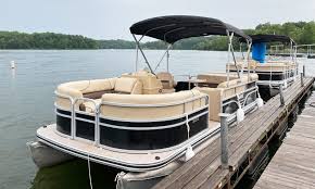 Newer cottage with newer 2018 model pontoon boat included in rent. Boat Rentals Southern Illinois Cabin Rentals Shawnee National Forest Near Marion Il