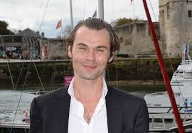 Information and translations of stevenin in the most comprehensive dictionary definitions resource on the web. Robinson Stevenin La Biographie De Robinson Stevenin Avec Gala Fr