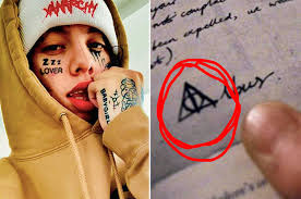 A visible tattoo is prominent and moves with every action that you take. Unpopular Tattoo Opinions People Have