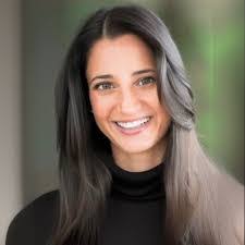 Yasmine Shama's Instagram, Twitter & Facebook