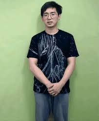 진지한 모습으로 정장을 말끔하게 차려 입고 약 16분 분량의 입장문을 낭독했는데, 위에 언급된 3월 19일자 사과 태도가 좋지 않았던 점과 자신이 중립을 지키지 않고 한쪽. ì¼€ì¸ì¸ë‹˜ ì§¤ ëª¨ìŒ Op Gg Talk