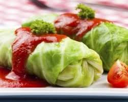 Recette De Feuilles De Choux Minceur Farcies Au Riz Sauce Tomate Recette Recette Peu Calorique Choux Sauce Tomate