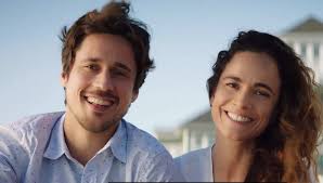 2016 forced to work for a cartel that recently killed her boyfriend, teresa relies on her street smarts, a loyal pal and a mysterious notebook to survive. Queen Of The South What We Loved Hated Didn T See Coming Tv Fanatic