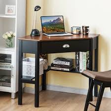 Give the illusion of a spacious bedroom with a few simple design tips. Where To Put A Desk In A Bedroom Visualhunt