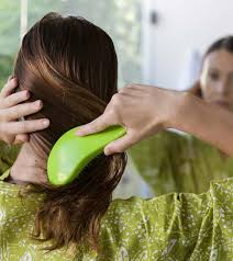 Homemade hair detangler spray with essential oils. Diy Hair Detangler 4 Homemade Detangler Recipes