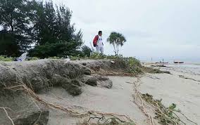 Untuk yang ingin berburu keindahan pantai, di palangka raya toppers bisa coba mengunjungi pantai ujung pandaran yang merupakan salah satu tempat terbaik untuk menikmati keindahan matahari terbenam. Cegah Abrasi Kementerian Kelautan Akan Lakukan Ini Di Ujung Pandaran