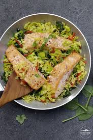 Lachspfanne Mit Reis Gemuse Rezept Rezepte Lachs Rezepte Pfanne Und Lachs Rezept
