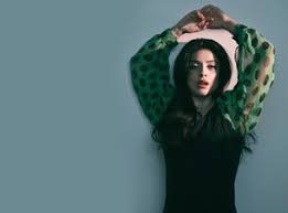 22.06.2021 mon laferte figura entre los destacados artistas que grabarán covers de la banda estadounidense en una edición especial que celebra las tres décadas del disco «the black album». Mon Laferte Concerts Dates Of Tour And Tickets In Europe 2021 Bethere