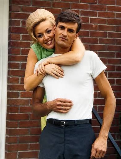 An 18-year-old Dolly Parton met Carl Dean in 1964 on the very first day she moved to Nashville. She was leaving the Wishy Washy Laundromat when 21-year-old Dean waved and spoke to