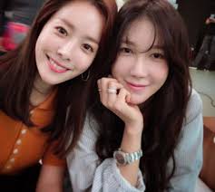 Lee ji ah, who currently stars in the penthouse 3: There Was A Real Han Ji Min Lee Ji Ah Impressed With Cheering Limited Friendship