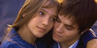 Rebelde way fue una telenovela juvenil argentina.comenzó a emitirse el 27 de mayo de 2002 en azul tv, 1 que el 20 de agosto de ese mismo año fue renombrado como canal 9; Felipe Colombo Y Pampita Recrearon Coreografia De Rebelde Way