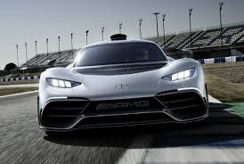 Un autre monde dont le seul salut est la puissance et la vitesse. Mercedes Amg Project One La Plus Belle Voiture De L Annee