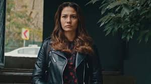 İlk olarak mustafa sandal'ın klibinde rol almış; Demet Ozdemir Kimdir Kac Yasindadir Magazin Haberleri