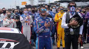 Trump praised nascar drivers for standing during the national anthem at an event recognizing the 2017 nascar champion martin truex jr. Nascar S Bubba Wallace Responds To Those Who Doubted Noose Incident Abc News