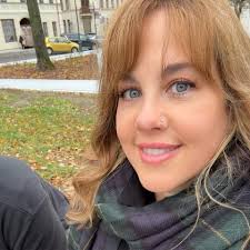 SW WASHINGTON CHAPLAIN RETURNS FROM UKRAINE: When Mikhail Pavenko isn't  restoring power lines for Clark Public Utilities, he's volunteering near  the front lines in Ukraine, praying with soldiers, evacuating civilians and  delivering