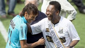 Formación escindida del psg tras el abandono de este, integrada por aquellos miembros favorables a permanecer en el bloque. Neymar Orgulloso De Vestir La Nueva Camiseta Del Psg Europa Al Dia Dw 12 05 2018