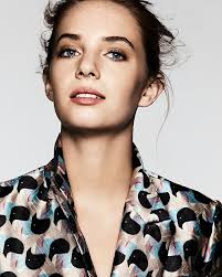 Maya Hawke Fan (@mayahawkefan)