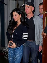Bezos shared details of his email correspondences with dylan howard, ami chief content officer. Jeff Bezos Is Very Happy With Lauren Sanchez But There Is No Wedding Planning Source Lauren Sanchez Jeff Bezos Amazon Jeff Bezos