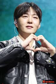 Solo Comeback' Lee Chang-sub "I Felt Deep Depression Due to Vocal Cord  Nodules < Male Solo < K-pop < 기사본문