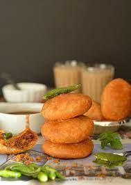Easy To Follow Step By Step Recipe Of Urad Dal Kachori How To Make Khasta Kachori Moong Dal Ki Kachori Recipe Rajasthani Ura Recipes Food Easy Snack Recipes
