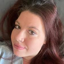 Monique Leonard (@moniqueleo8)